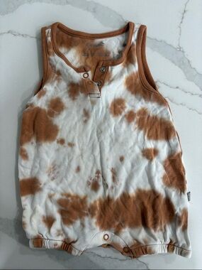 Goumi Baby Tie-Dye Sleeveless Romper in White & Brown